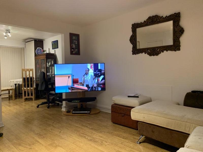 75Ers Private Room Cheltenham Zewnętrze zdjęcie